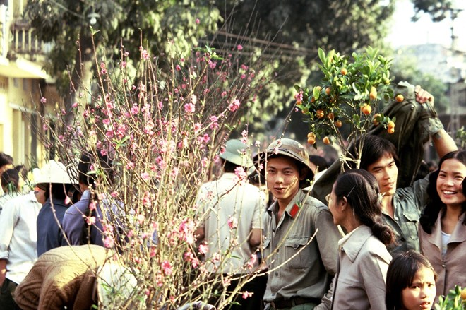 Việt Nam 30 năm trước trong những bức ảnh "có cả mùi hương"